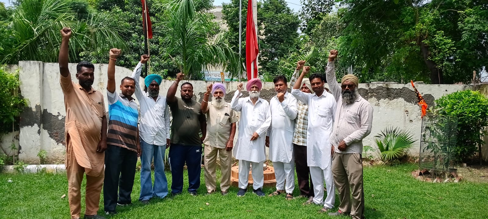 The meeting of the fourth grade and raw employees in the Mandi Board of the Class Fourth Government Employees Union Punjab 1680 was held at the union office Rajpura Colony.